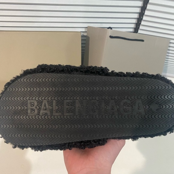 Balenciaga fur slides - Picture 3 of 6